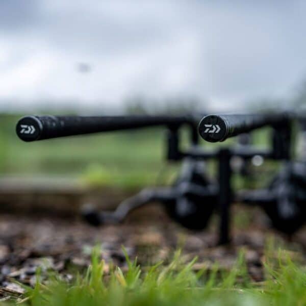 3 X 12FT DAIWA BLACK WIDOW CARP RODS OR CASH - Image 4